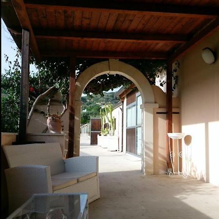 Agriturismo La Fiumara Villa Noto Exterior photo